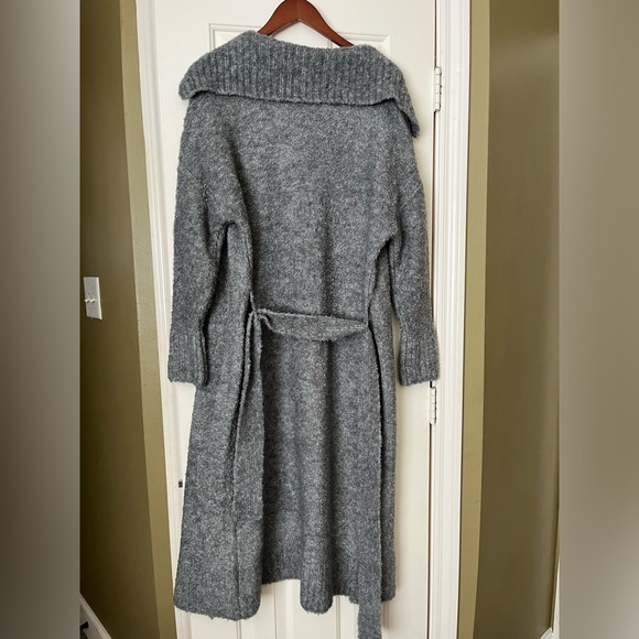 Express Boucle Oversized Collar Belted Duster Cardigan Size Medium - Picture 9 of 11